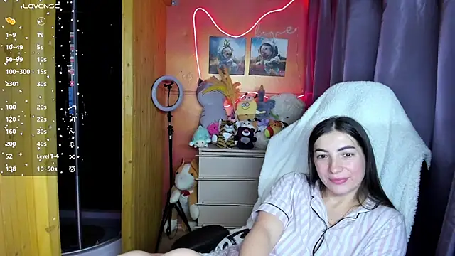 Fiery Brunette  online show from March 15, 4:02 pm