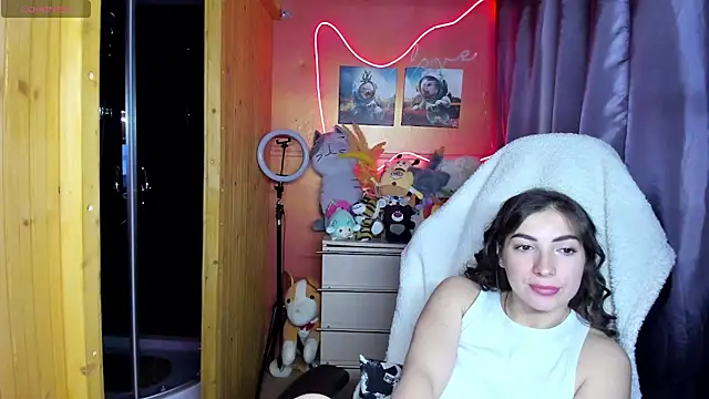 Fiery Brunette  online show from May 23, 4:29 am
