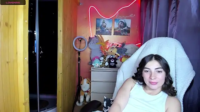 Fiery Brunette  online show from May 23, 4:44 pm