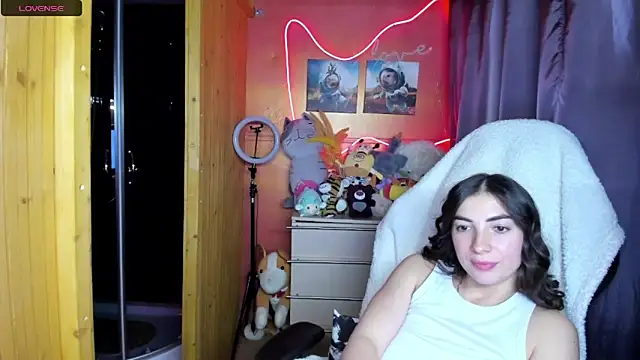 Fiery Brunette  online show from May 24, 4:50 am