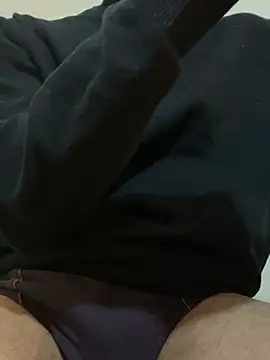 Snapshot of rhuh3991 chatting on December 8, 10:30 am rhuh3991 online show from December 8, 10:30 am