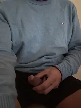 Snapshot of rhuh3991 chatting on December 26, 11:32 am rhuh3991 online show from December 26, 11:32 am