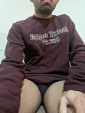 Snapshot of rhuh3991 chatting on January 1, 9:28 am rhuh3991 online show from January 1, 9:28 am