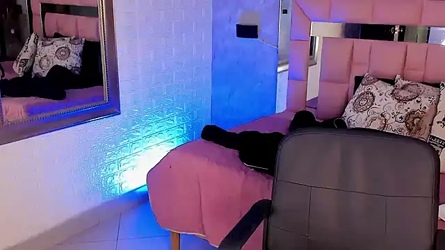 catalina  23 online show from March 20, 11:12 pm