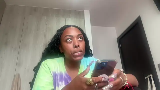 Snapshot of ChocolateCakeQueen chatting on March 17, 10:02 pm ChocolateCakeQueen online show from March 17, 10:02 pm