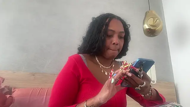 Snapshot of ChocolateCakeQueen chatting on April 4, 6:16 pm ChocolateCakeQueen online show from April 4, 6:16 pm