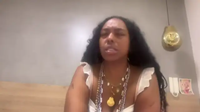 Snapshot of ChocolateCakeQueen chatting on April 17, 3:53 am ChocolateCakeQueen online show from April 17, 3:53 am