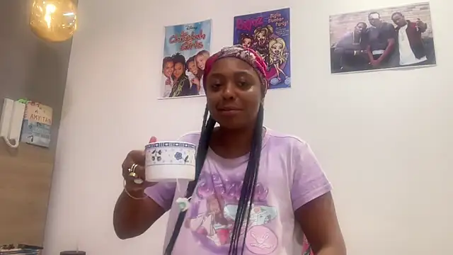 Snapshot of ChocolateCakeQueen chatting on June 10, 11:57 pm ChocolateCakeQueen online show from June 10, 11:57 pm