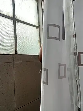 hannahb-e online show from January 10, 8:43 pm