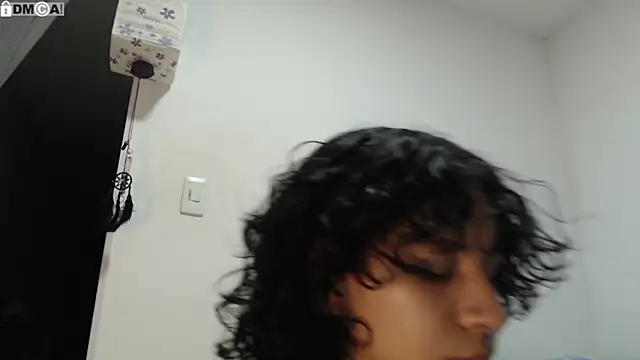 Snapshot of AlinaWoolf_ chatting on September 16, 4:35 am AlinaWoolf  online show from September 16, 4:35 am