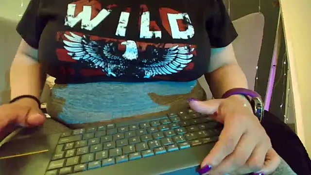 Sammy owens  online show from February 2, 6:42 pm