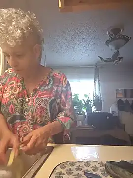CeceilaMoon online show from May 22, 1:39 pm
