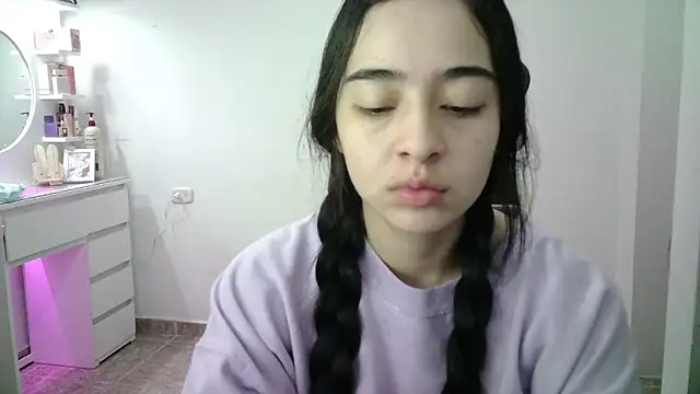 Snapshot of aineangeel chatting on February 7, 1:04 pm aineangeel online show from February 7, 1:04 pm