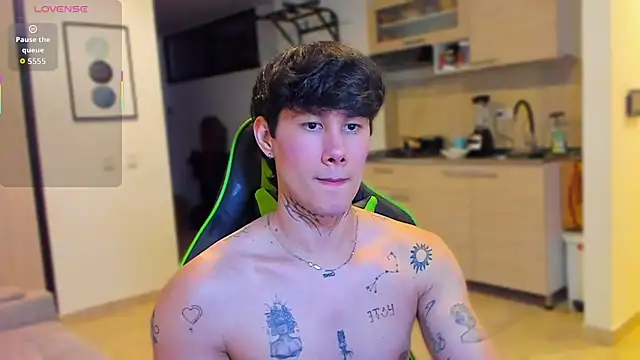 JayHotxxx online show from January 18, 4:05 am