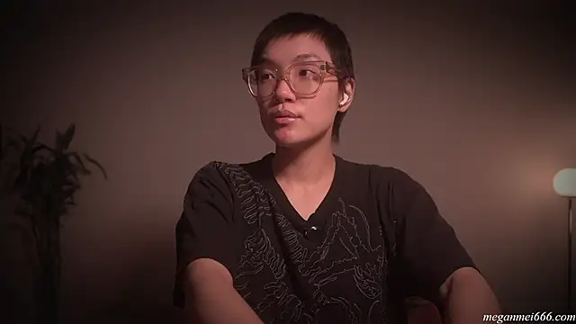 Snapshot of meganmei666 chatting on February 16, 2:51 am meganmei666 online show from February 16, 2:51 am