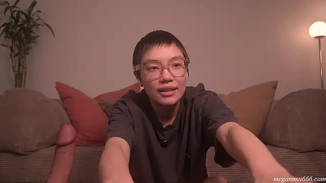 Snapshot of meganmei666 chatting on March 3, 3:12 am meganmei666 online show from March 3, 3:12 am