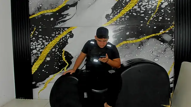 sweethot    online show from September 25, 2:21 pm