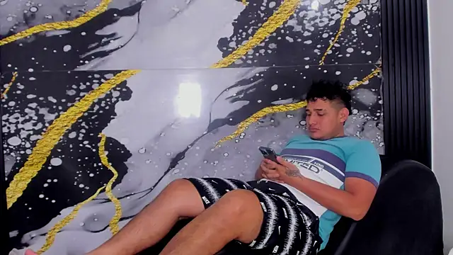 sweethot    online show from October 3, 1:52 pm