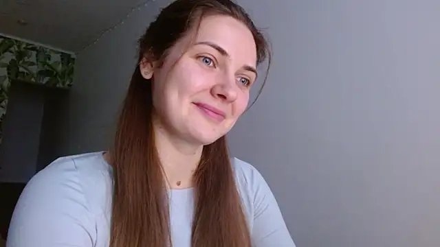 Snapshot of Olivia_shine chatting on January 23, 5:35 am Olivia shine online show from January 23, 5:35 am