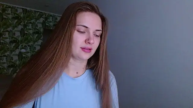 Snapshot of Olivia_shine chatting on October 11, 4:22 am Olivia shine online show from October 11, 4:22 am