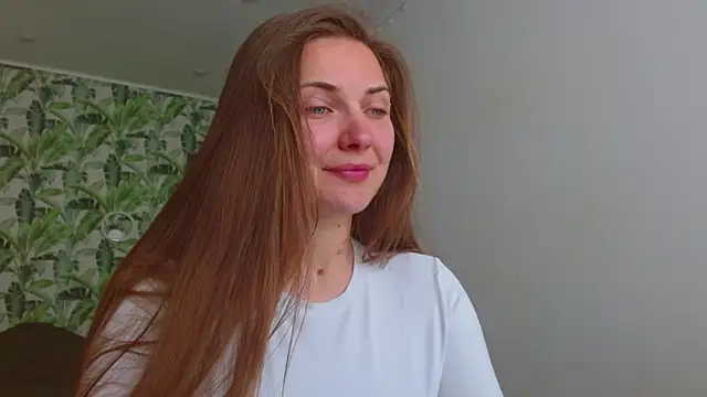 Snapshot of Olivia_shine chatting on May 8, 4:18 am Olivia shine online show from May 8, 4:18 am