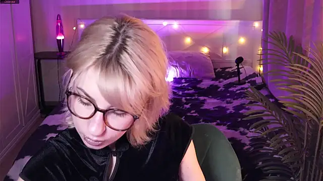  Moonlight t online show from April 8, 7:52 am