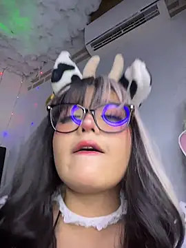 Snapshot of CharlotteMillers chatting on March 5, 2:18 am CharlotteMillers online show from March 5, 2:18 am