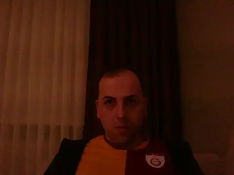 Snapshot of Yldrmm_9553 chatting on April 7, 9:26 pm Yldrmm 9553 online show from April 7, 9:26 pm
