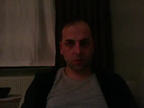 Snapshot of Yldrmm_9553 chatting on April 18, 9:04 pm Yldrmm 9553 online show from April 18, 9:04 pm