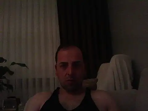 Snapshot of Yldrmm_9553 chatting on June 23, 9:35 pm Yldrmm 9553 online show from June 23, 9:35 pm