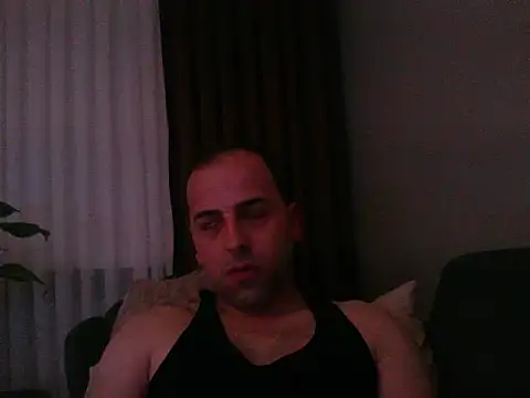 Snapshot of Yldrmm_9553 chatting on July 6, 8:33 pm Yldrmm 9553 online show from July 6, 8:33 pm