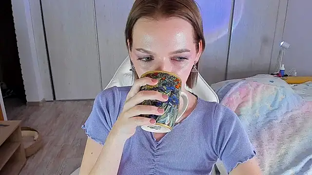 Snapshot of ice_pixie chatting on March 13, 4:45 pm ice pixie online show from March 13, 4:45 pm