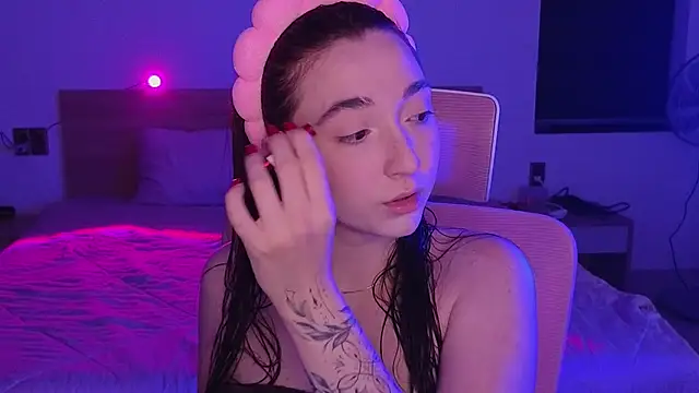 YasmineWest online show from May 3, 12:22 pm