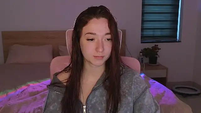 YasmineWest online show from May 30, 1:14 am