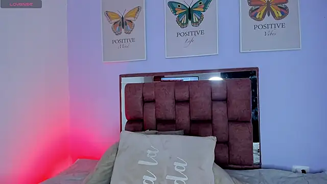 amysc online show from February 8, 9:25 pm