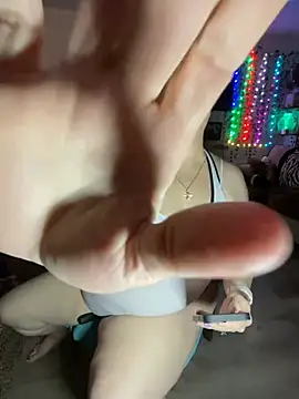 fatfabulous1981 online show from January 19, 6:53 am