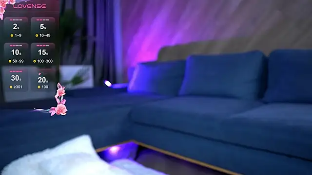 EsmeAinsley online show from March 18, 1:09 am