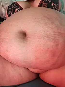 Snapshot of samy_belly32 chatting on February 5, 7:18 pm samy belly32 online show from February 5, 7:18 pm