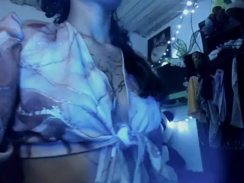 Snapshot of Lilithsabeth chatting on February 5, 11:20 pm Lilithsabeth online show from February 5, 11:20 pm