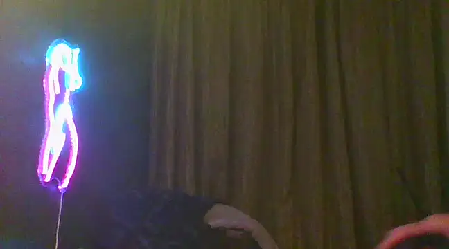 Snapshot of renegade_vyxxen chatting on February 7, 10:08 am renegade vyxxen online show from February 7, 10:08 am