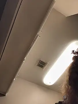 Snapshot of renegade_vyxxen chatting on November 19, 5:51 am renegade vyxxen online show from November 19, 5:51 am