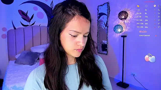 Snapshot of katherin_smith_ chatting on February 5, 6:37 pm katherin smith online show from February 5, 6:37 pm
