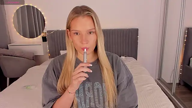 CassieRayss online show from April 13, 11:16 am