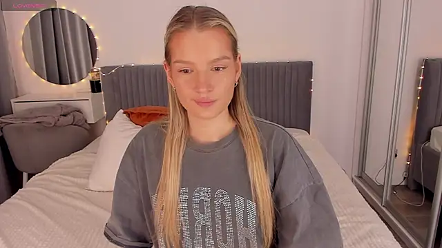 CassieRayss online show from April 14, 2:34 pm