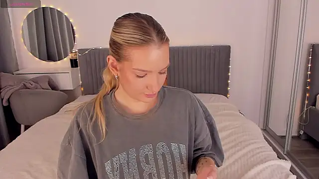 CassieRayss online show from April 16, 8:59 am