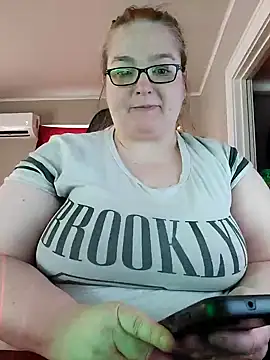 Snapshot of SexyWhiteChocolate chatting on December 2, 6:32 pm SexyWhiteChocolate online show from December 2, 6:32 pm