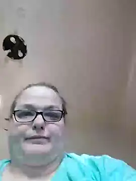 Snapshot of SexyWhiteChocolate chatting on January 2, 4:24 pm SexyWhiteChocolate online show from January 2, 4:24 pm