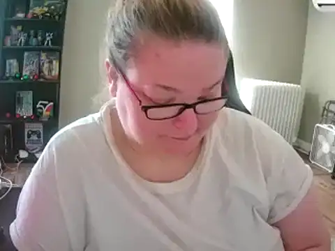 Snapshot of SexyWhiteChocolate chatting on March 16, 4:45 pm SexyWhiteChocolate online show from March 16, 4:45 pm