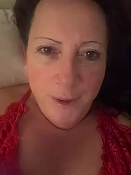 Snapshot of xsexycurvymilf chatting on January 8, 6:52 am xsexycurvymilf online show from January 8, 6:52 am