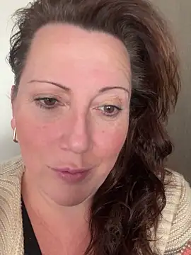 Snapshot of xsexycurvymilf chatting on January 13, 11:52 am xsexycurvymilf online show from January 13, 11:52 am